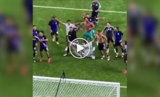 Сборная Аргентины после разгрома Англии развернула баннер о принадлежности Фолклендских островов