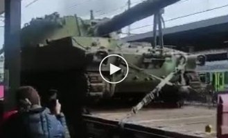 20 Italian 155mm M109L self-propelled howitzers were spotted at a railway station in Udine, Italy