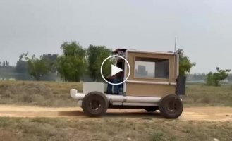 «Дом на воде и колесах»: китайский изобретатель собрал необычный автодом из подручных материалов