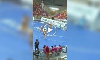 Його звуть непробивний