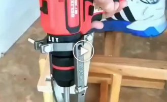 Useful attachment for a wood screwdriver