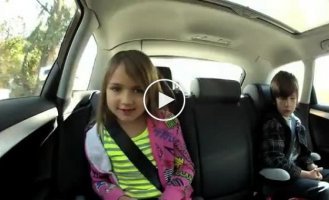 Хорошо смиксованное видео с детьми и любимой песней