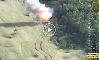 Ukrainian defenders destroyed an occupying tank with two kamikaze drones