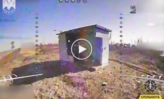 An FPV drone attacks an occupier trying to hide at a bus stop