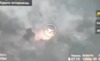 На видео наши защитники разносят российский склад с бк в Луганской области артиллерийским ударом