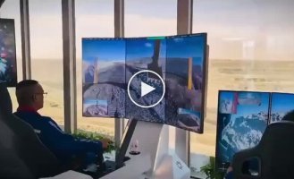 Китайские строители управляют экскаваторами дистанционно — прямо из офиса