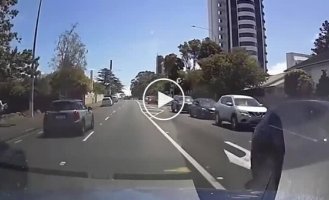 Машину купил, но ездить пока не научился