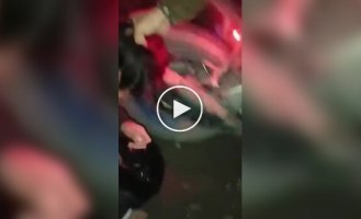 Now you listen for yourself: guys took revenge on a biker who constantly rode at night