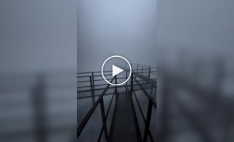 З висоти градирні: хлопець показав вражаючий вид зверху