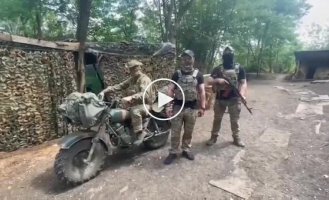 Окупант не впорався з керуванням мотоциклом та залетів на ньому в кущі під час запису ролика для волонтерів