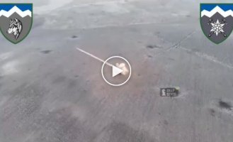 The 10th separate mountain brigade (Edelweiss) published footage of the destruction of the enemy BMP-1 from the Javelin