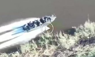 Mine explosion of a boat with Russian military in the Kherson region