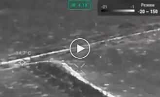 The crew of the Ukrainian self-propelled gun Bogdan destroys a Russian tank with a direct hit