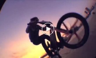 Ночной BMX доунхил в Роттердаме