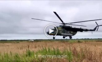 Ukrainian Mi-8s send gifts to Russians