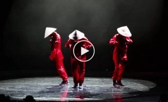 Потрясающий танец на фестивале в Сингапуре