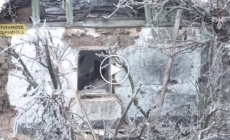 Ukrainian FPV drones fly into a building with Russian military on the outskirts of Avdiivka