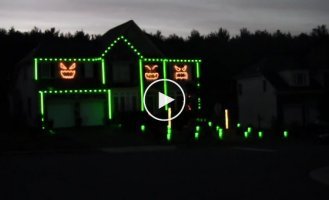 Подсветка дома на Хэллоуин в стиле Gangnam Style 2012