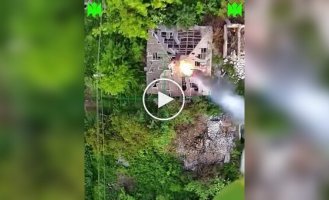 Ukrainian drone drops thermite munitions to occupiers in shelter