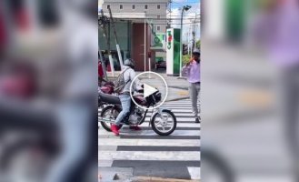 Регулировщик, который любит свою работу