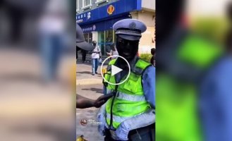 Фестиваль обмазування сажею в Китаї