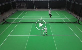 Китайцы научили робота играть в теннис
