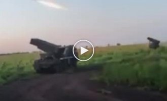 Ukrainian border guards showed the use of Czech MLRS "Vampire" at the front