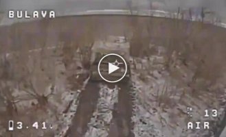 Soldiers of the Bulava strike unit destroyed the occupiers' tank with an FPV drone Wild Hornets