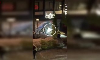 В Арнемі троє молодих амстердамців врізалися фургоном в ювелірний магазин — і відразу потрапили поліції