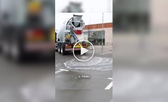 German engineers created asphalt that drinks water