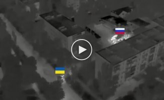 Soldiers of the 425th separate assault battalion "Skala" storm Russian positions with support of M2A2 ODS-SA "Bradley" in the village of New York in Donetsk region