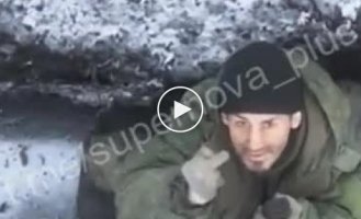 The occupier makes an obscene gesture in the direction of the Ukrainian drone and dies