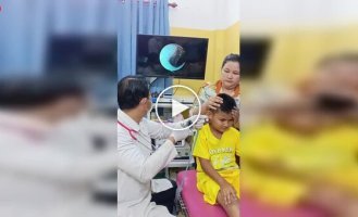 В Камбодже у подростка в ухе обнаружили живого таракана