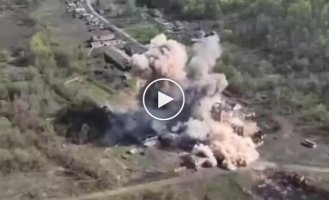 Удар високоточними авіабомбами за місцем скупчення ворога в Курській області