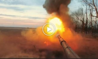 Archival footage of a Ukrainian tank operating against Russian positions in the Liman direction