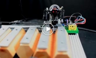 Фанат Kraftwerk воссоздал культовый трек «The Robots» с помощью роботов Lego