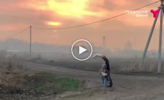 When neither Putin nor firefighters help to stop the fire in the village, the only thing left to do is stop the fire for the Russians