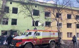 Российские фашисты целенаправленно сбросили несколько авиабомб на детскую больницу в Мариуполе