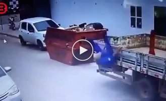 Водитель протянул руку помощи в самом буквальном смысле