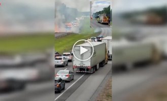 In the US, a truck with fireworks set off Fire show in the middle of the highway