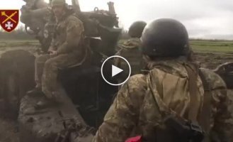Ukrainian artillerymen destroyed an ammunition depot and Russian positions using Italian FH70 howitzers