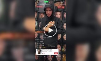 В Китае жителям предлагают купить маски для спасения от вездесущих камер