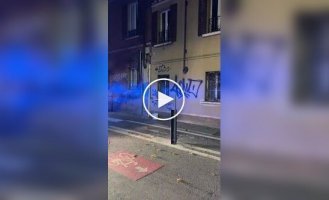Хлопець в Італії щоночі виходить на вулицю, щоб зафарбовувати графіті на будинках