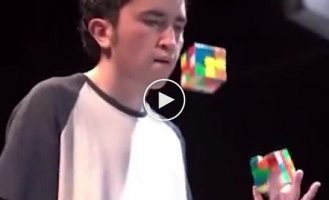 Angel Alvarado - he solves the Rubik's Cube when he juggles it