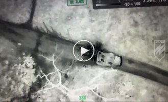 NSU Azov operator neutralized a group of invaders by dropping ammunition from a drone