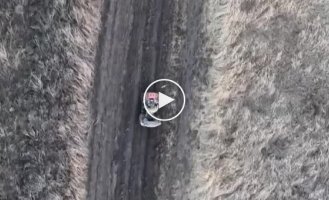 30th Brigade performs a complex drone grenade landing on a Russian ATV