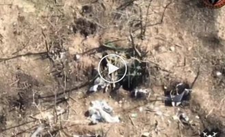 A Ukrainian FPV drone flies into a Russian military dugout in the Zaporozhye region