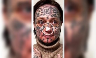 Мужчина вытатуировал свое имя на лице и теле женщины около 250 раз