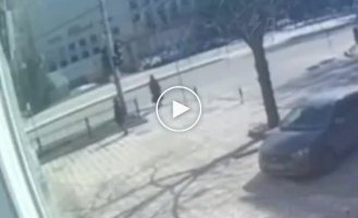 Момент взрыва в Донецке на кадрах видеонаблюдения