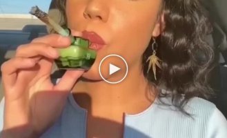 Девушка с дымком